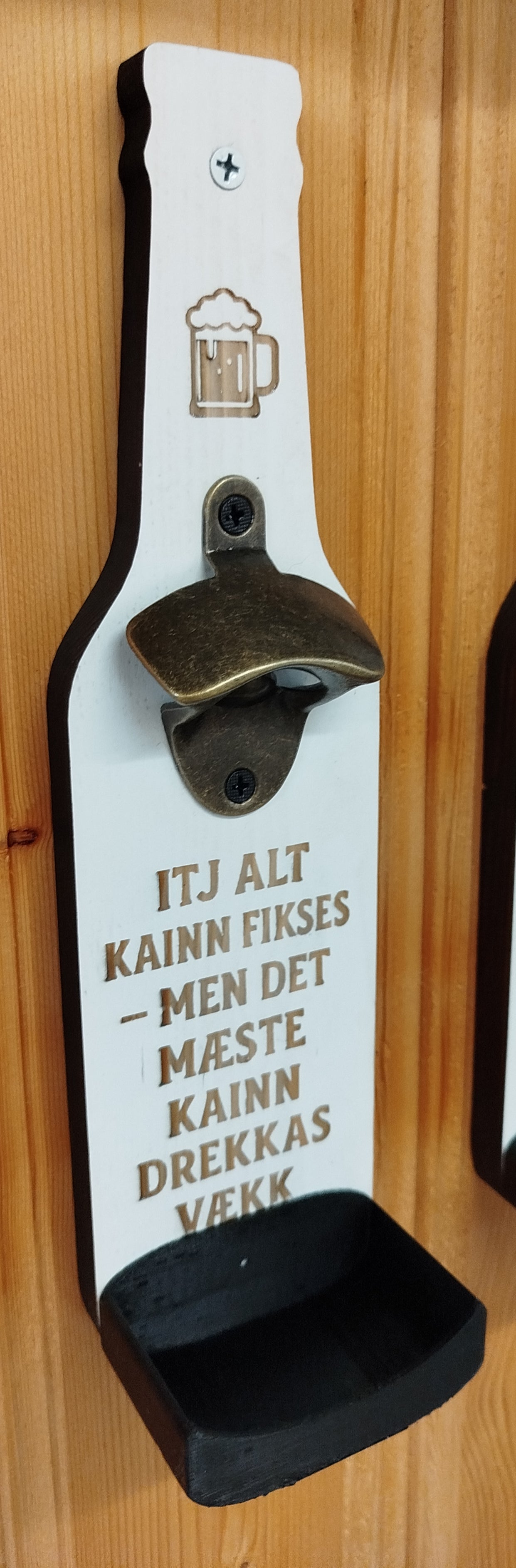 Vegghengt flaskeåpner