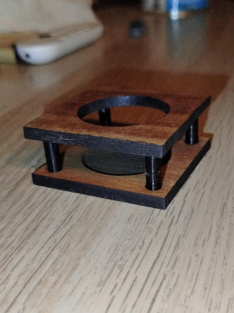 Telys holder