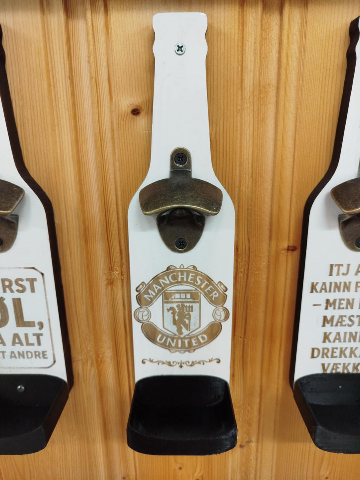 Vegghengt flaskeåpner